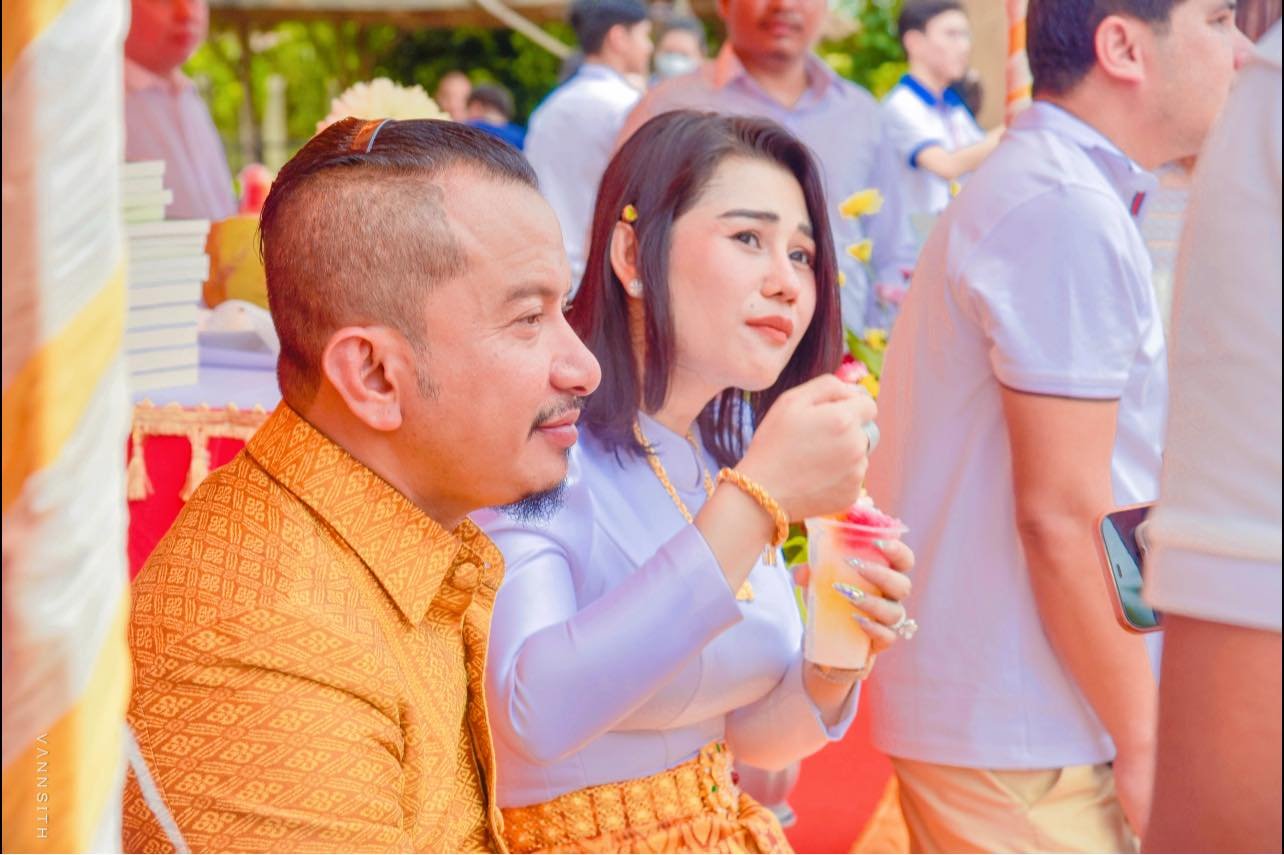&nbsp; អ្នកនាង យូ លីណា និងលោក លាន អាហ្វ្រីគីនីន