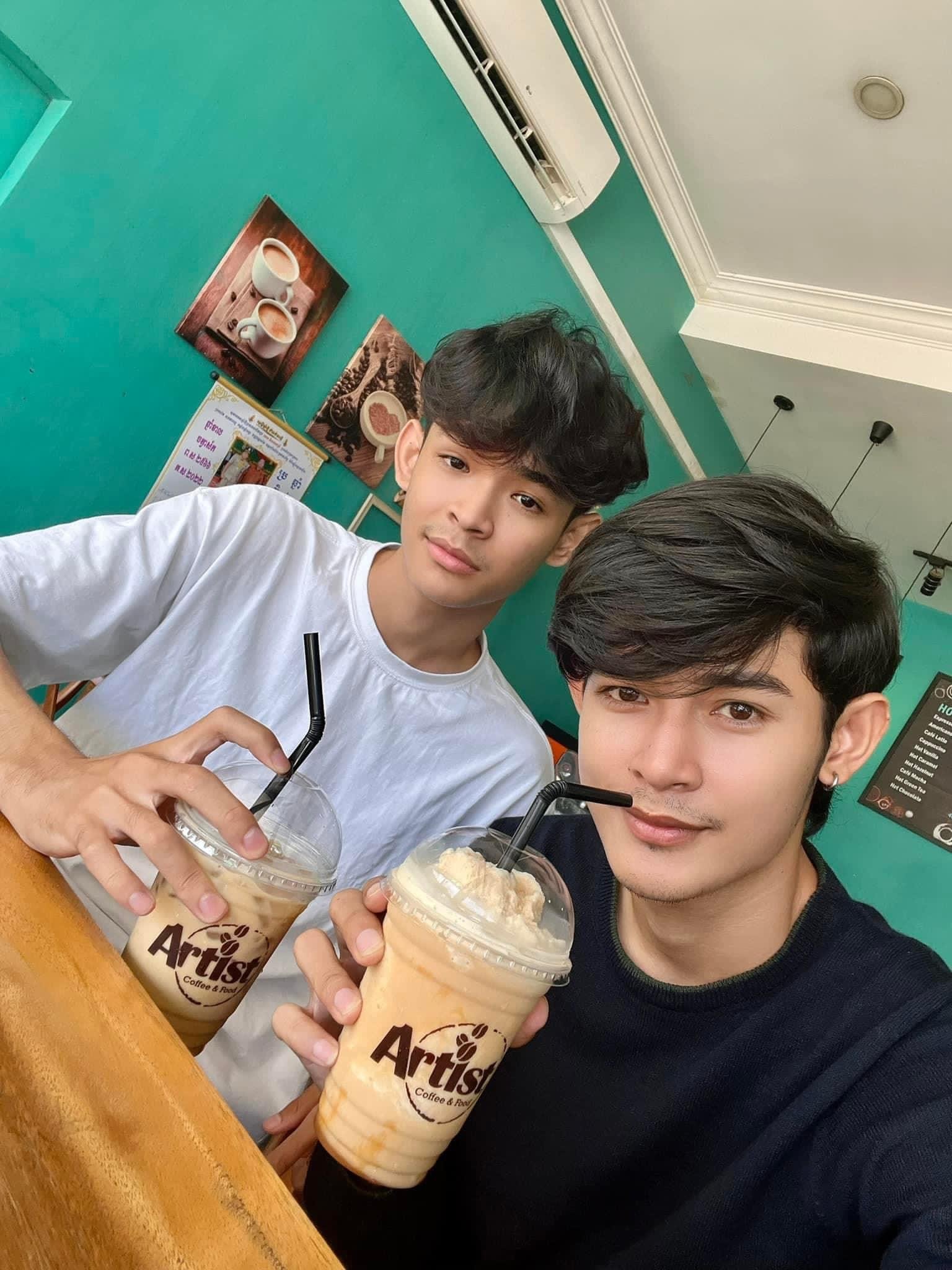 លោក ទ្រី តារាវុធ និងប្អូនប្រុស&nbsp;