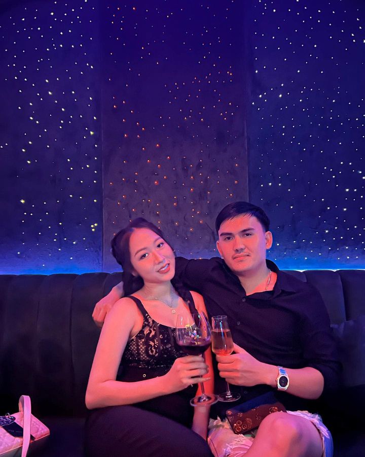 វីរ់ៈនិច និងស្វាមី