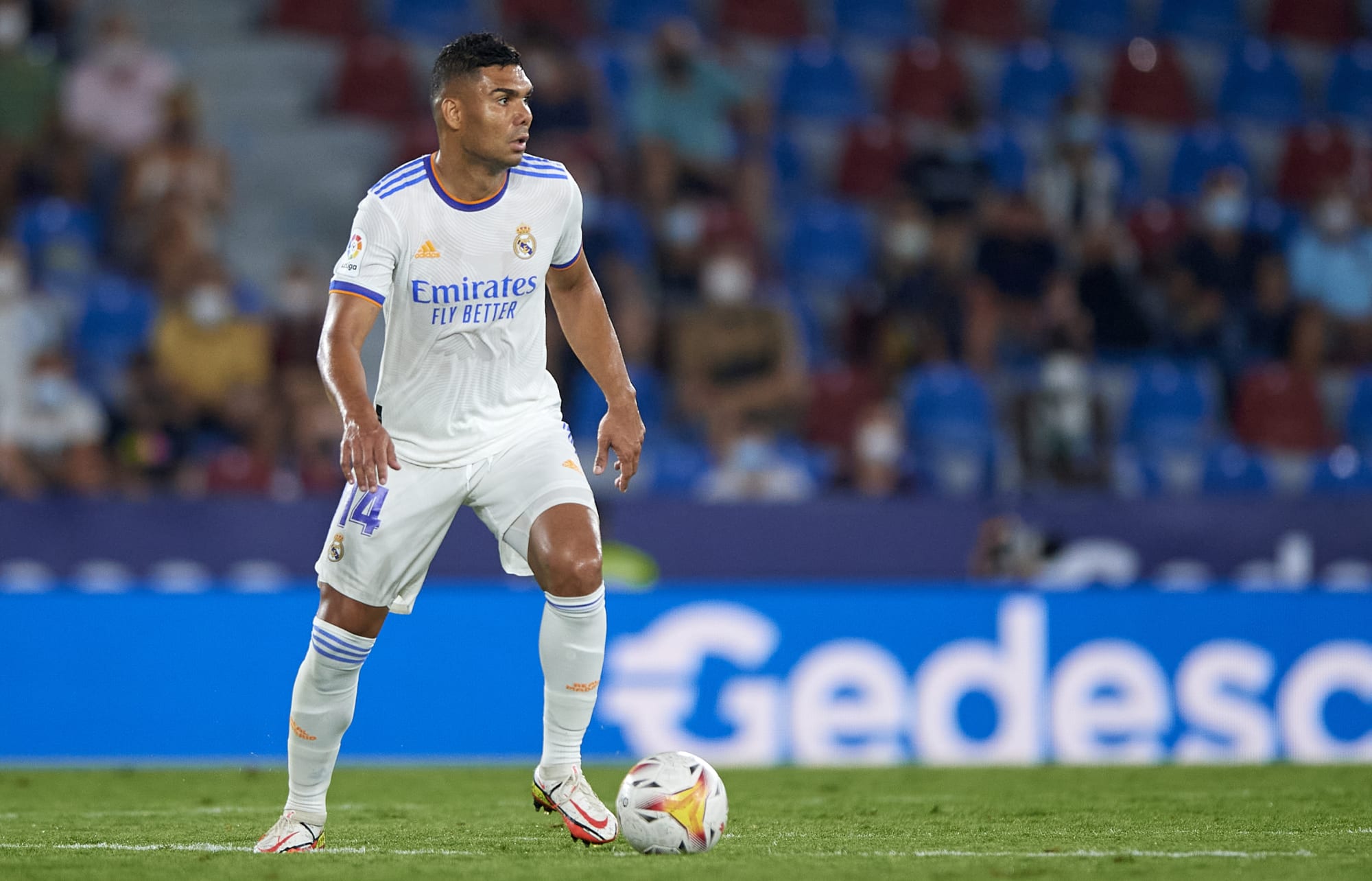 ខ្សែបម្រើ&nbsp;Casemiro