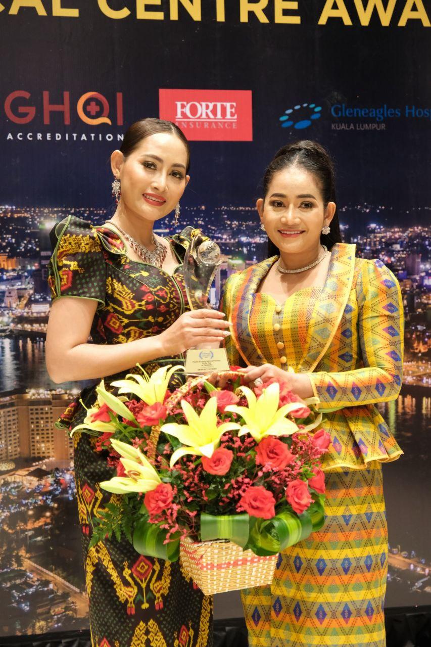 រូបភាពនៅក្នុងកម្មវិធីទទួលពានរង្វាន់