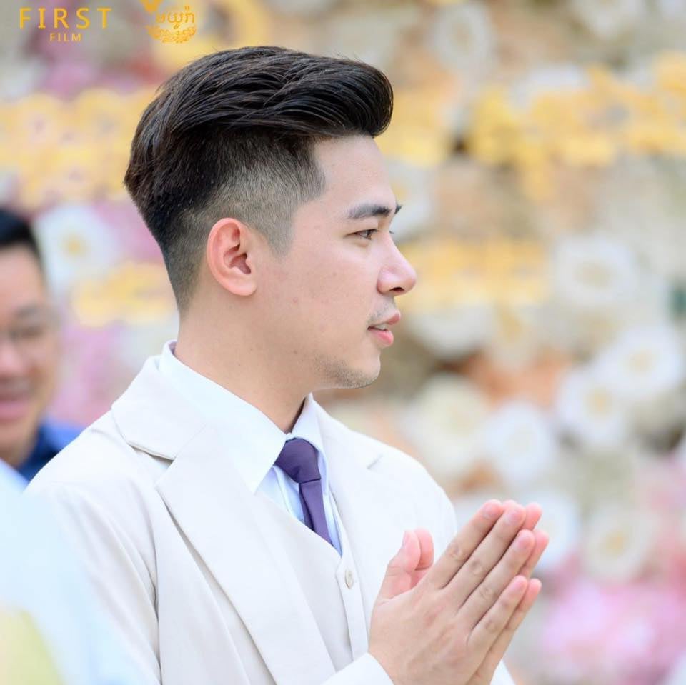&nbsp; លោក&nbsp;ស៉ឹម ច័ន្ទពន្លឺ