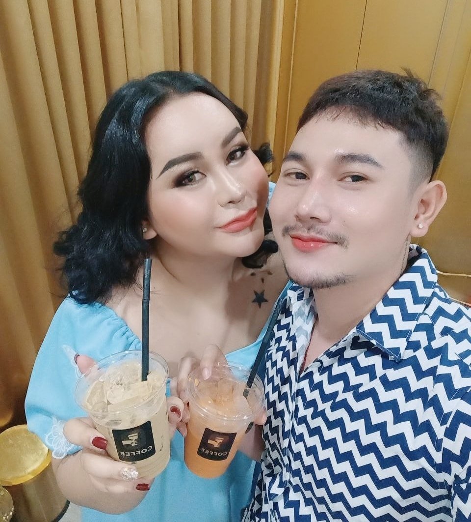 ផេនខេត និងអតីតស្វាមី