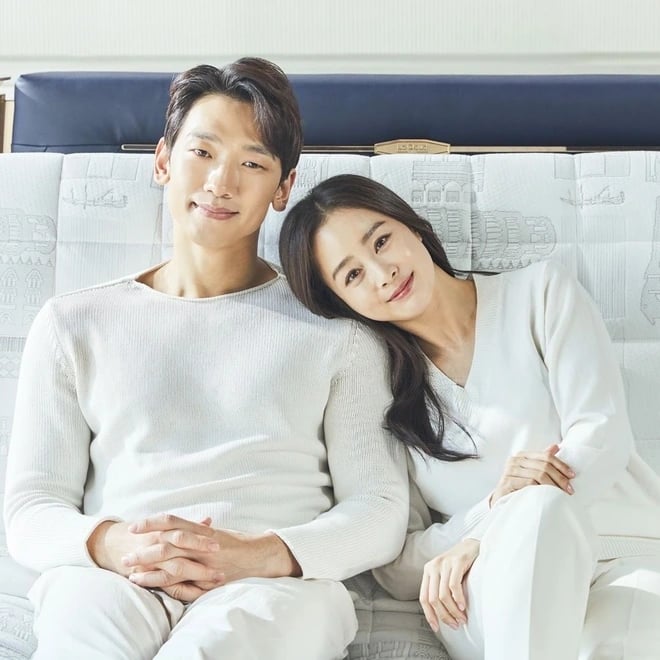 Kim Tae Hee និង Bi Rain&nbsp;