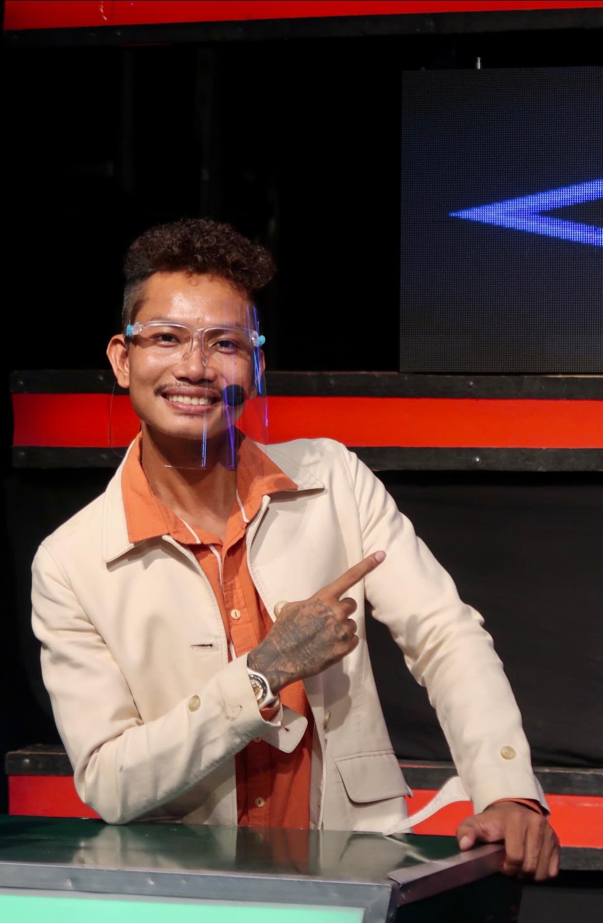&nbsp; តារាចម្រៀង&nbsp;នេនទុំ