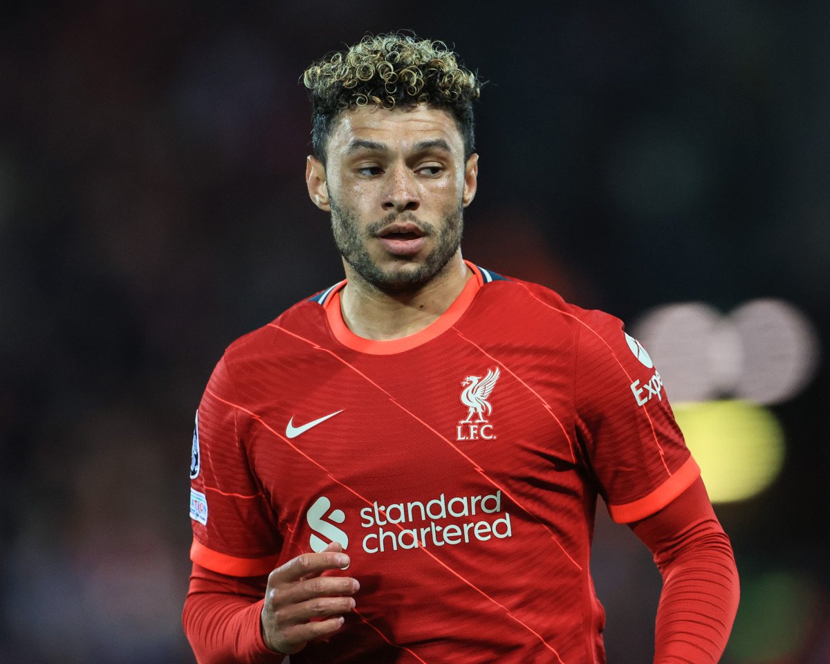 ខ្សែបម្រើ&nbsp;Alex Oxlade-Chamberlain
