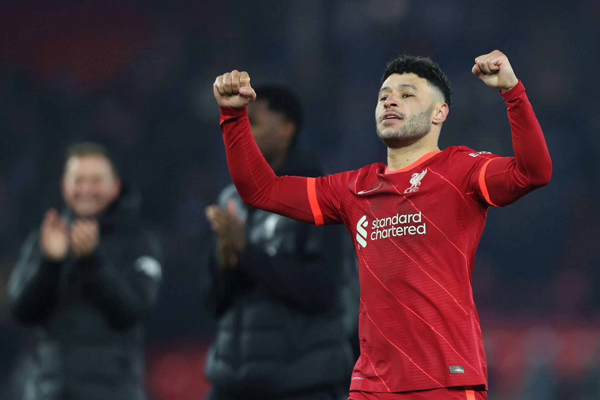 ខ្សែបម្រើ&nbsp;Alex Oxlade-Chamberlain