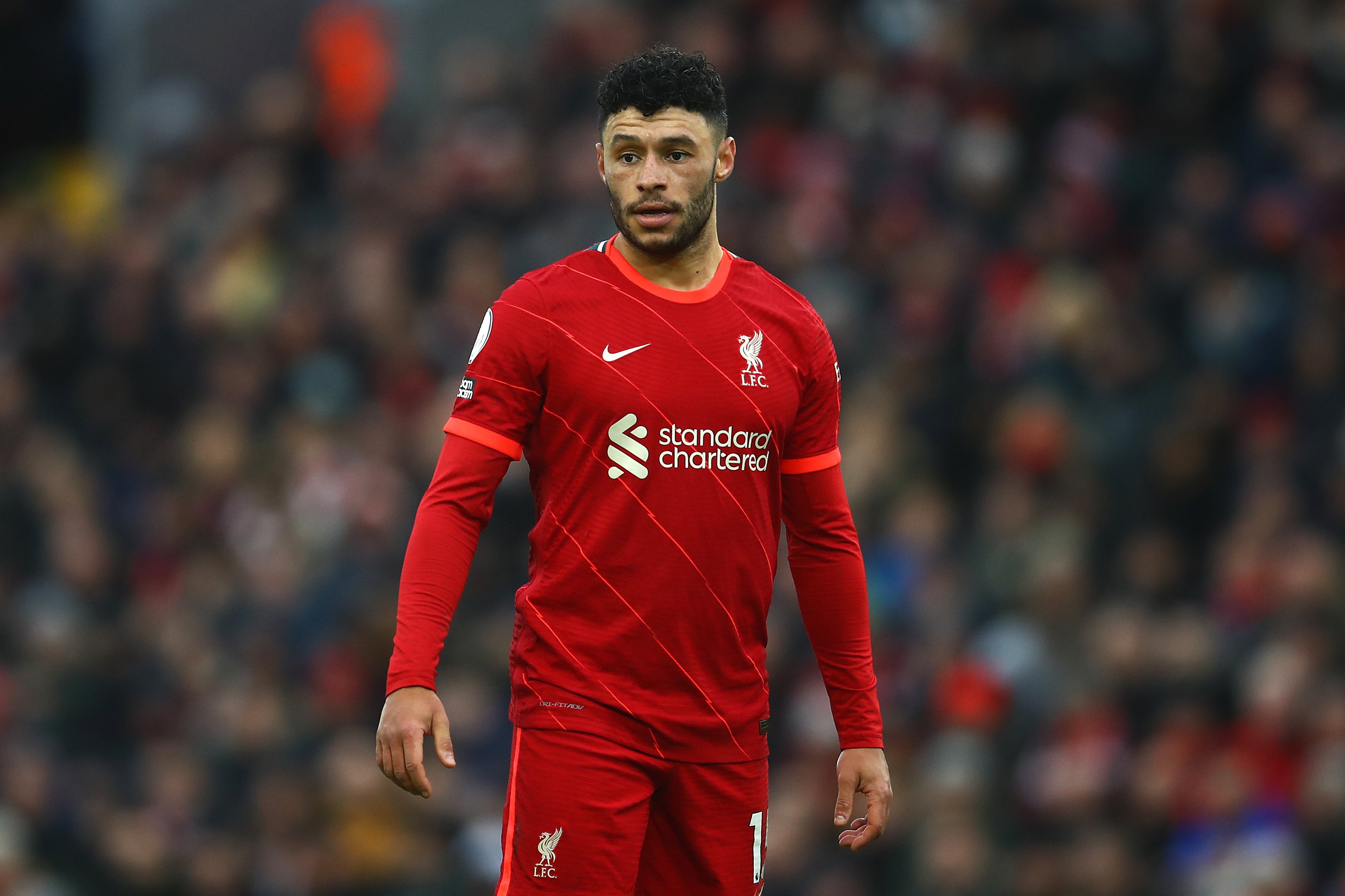 ខ្សែបម្រើ&nbsp;Alex Oxlade-Chamberlain
