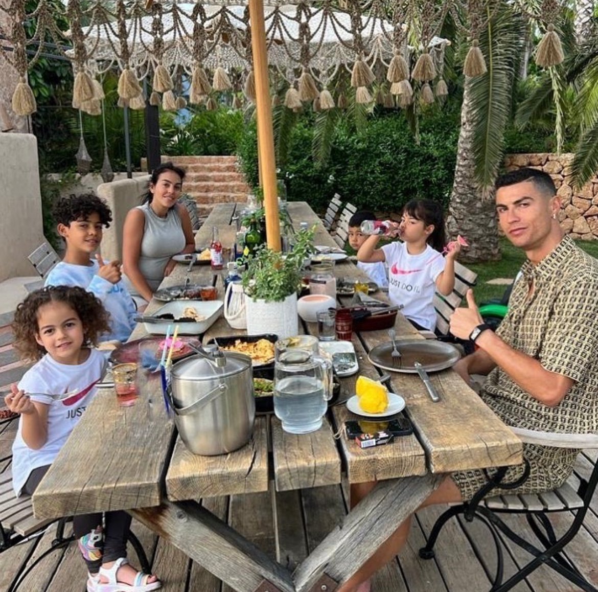 Ronaldo និងក្រុមគ្រួសារ