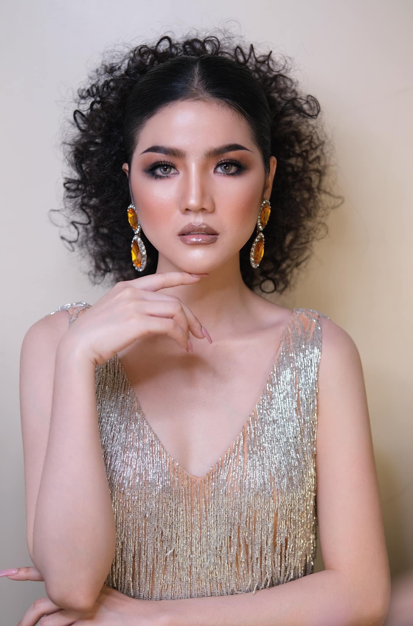 កញ្ញា សុគន្ធ ចរិយា