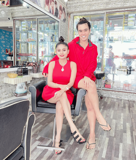 កញ្ញា រ៉ូស និងអន្ទិត កក្កដា សុភ័ណ្ឌ