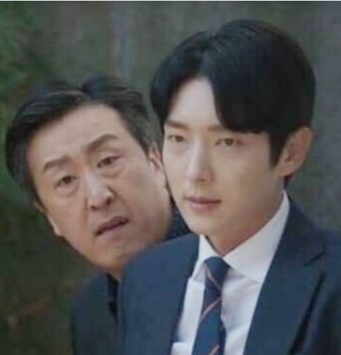 Hyun Bong Sik និង Lee Jun Ki