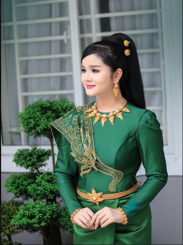 ផន​ សុផារី