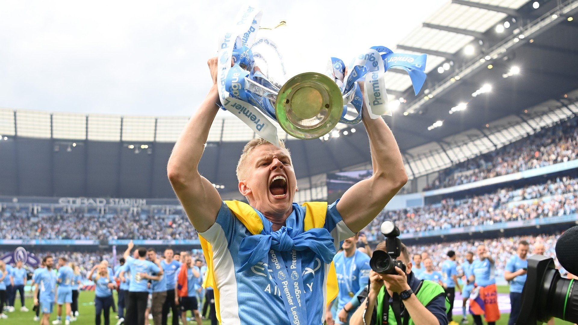 ខ្សែការពារ Oleksandr Zinchenko