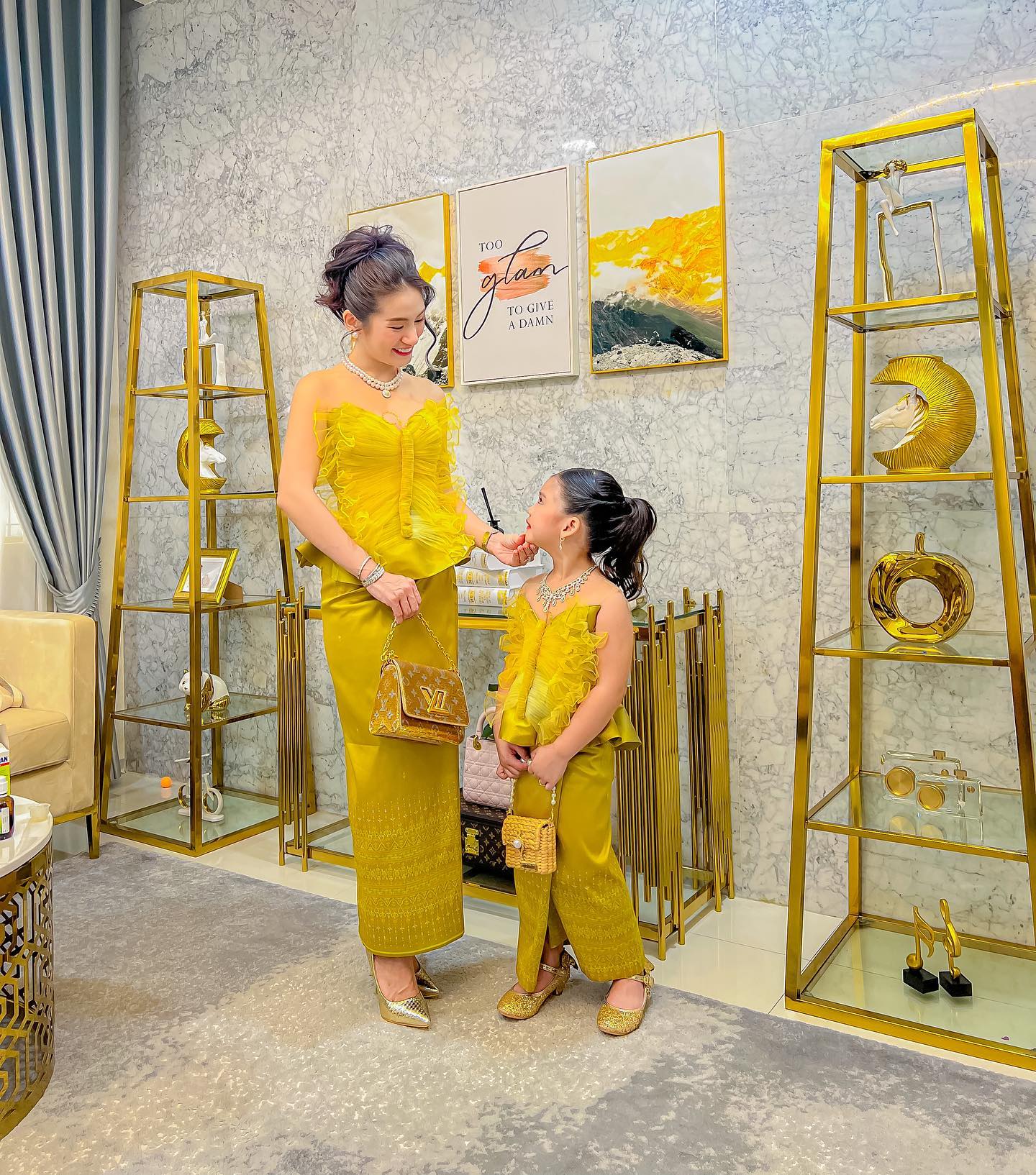 គង់ ចាន់ស្រីមុំ និងកូនស្រី