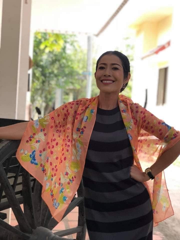 អ្នកនាង ស្វែង សុជាតា