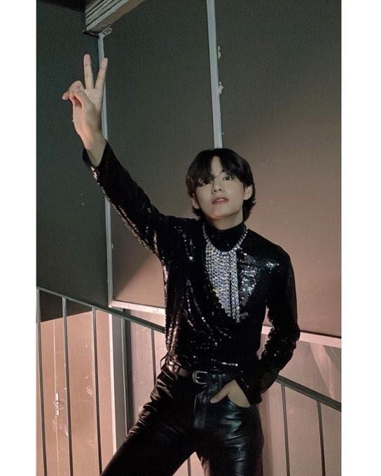 V&nbsp;