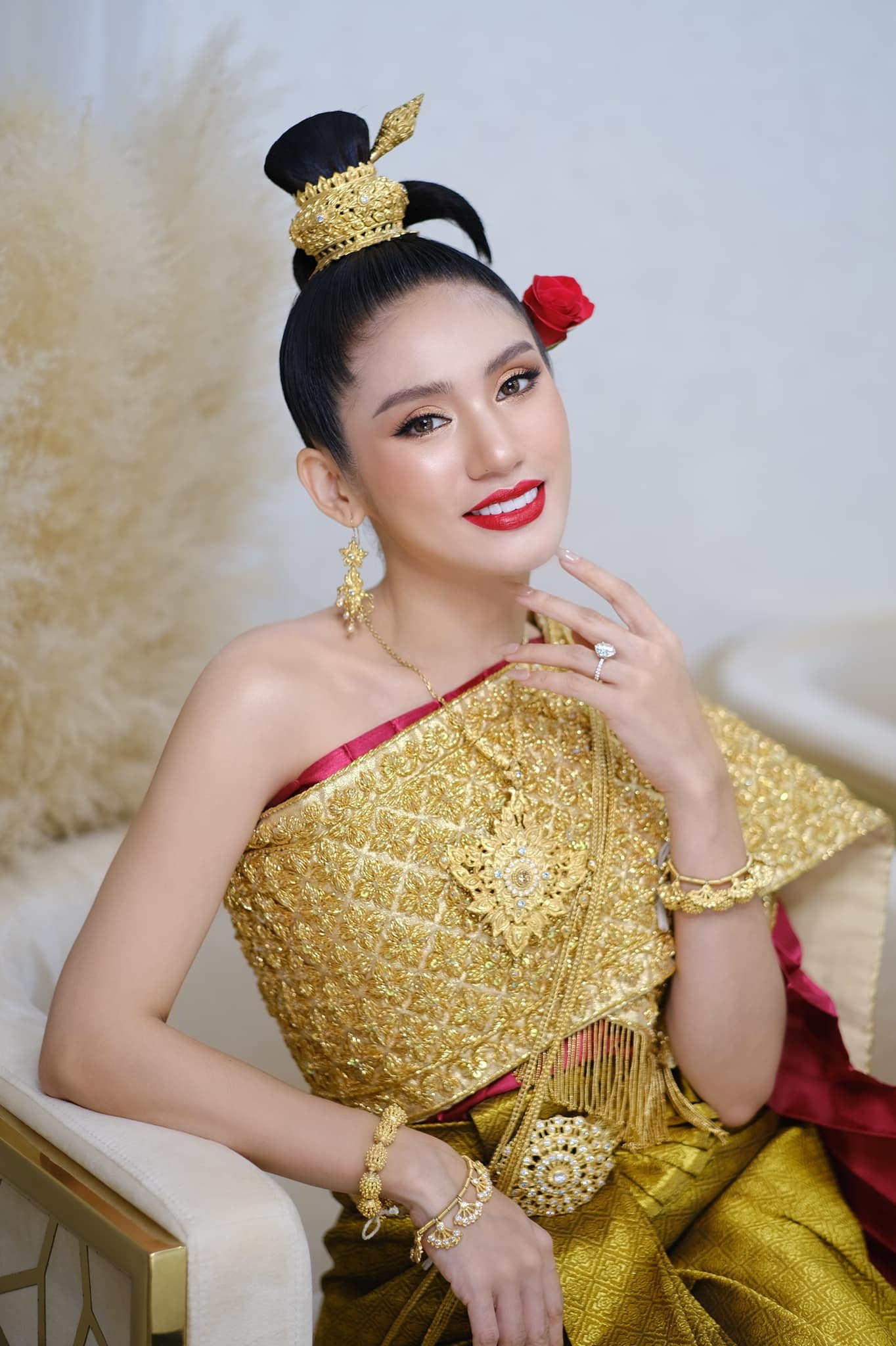 តារាស្រី គង់ ចាន់ស្រីមុំ