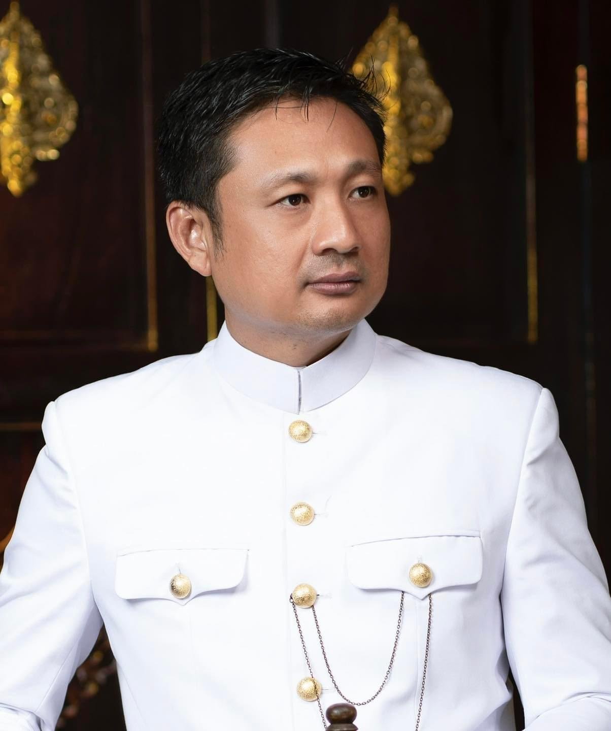លោកឧកញ៉ា ហេង ឡុង