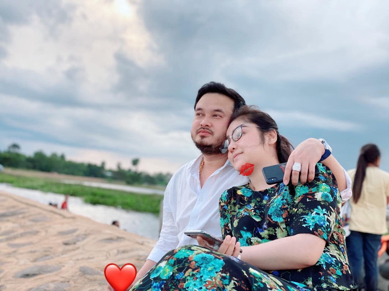 អតីតស្វាមី អ្នកនាង ទ្រីញ ផល្លា និងភរិយា