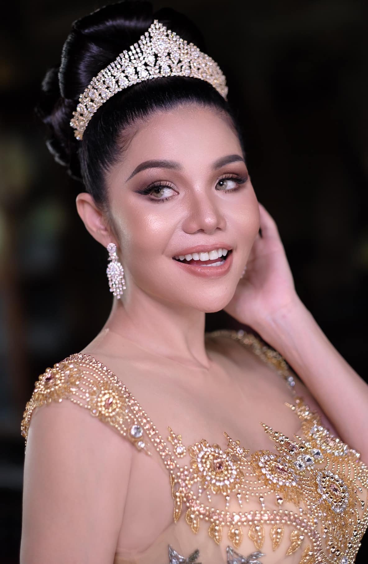 តារាចម្រៀង មាស សុខសោភា