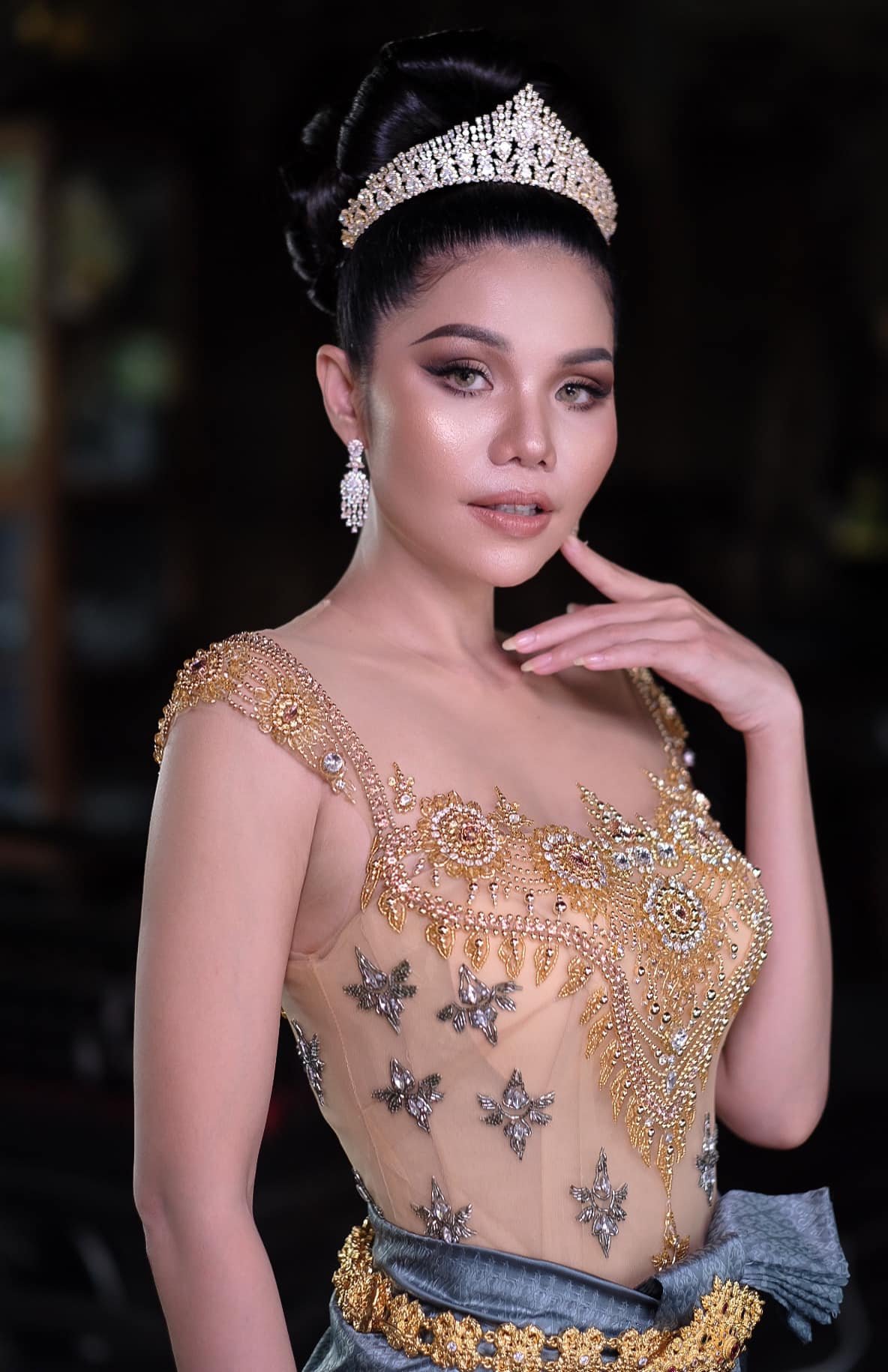 តារាចម្រៀង មាស សុខសោភា