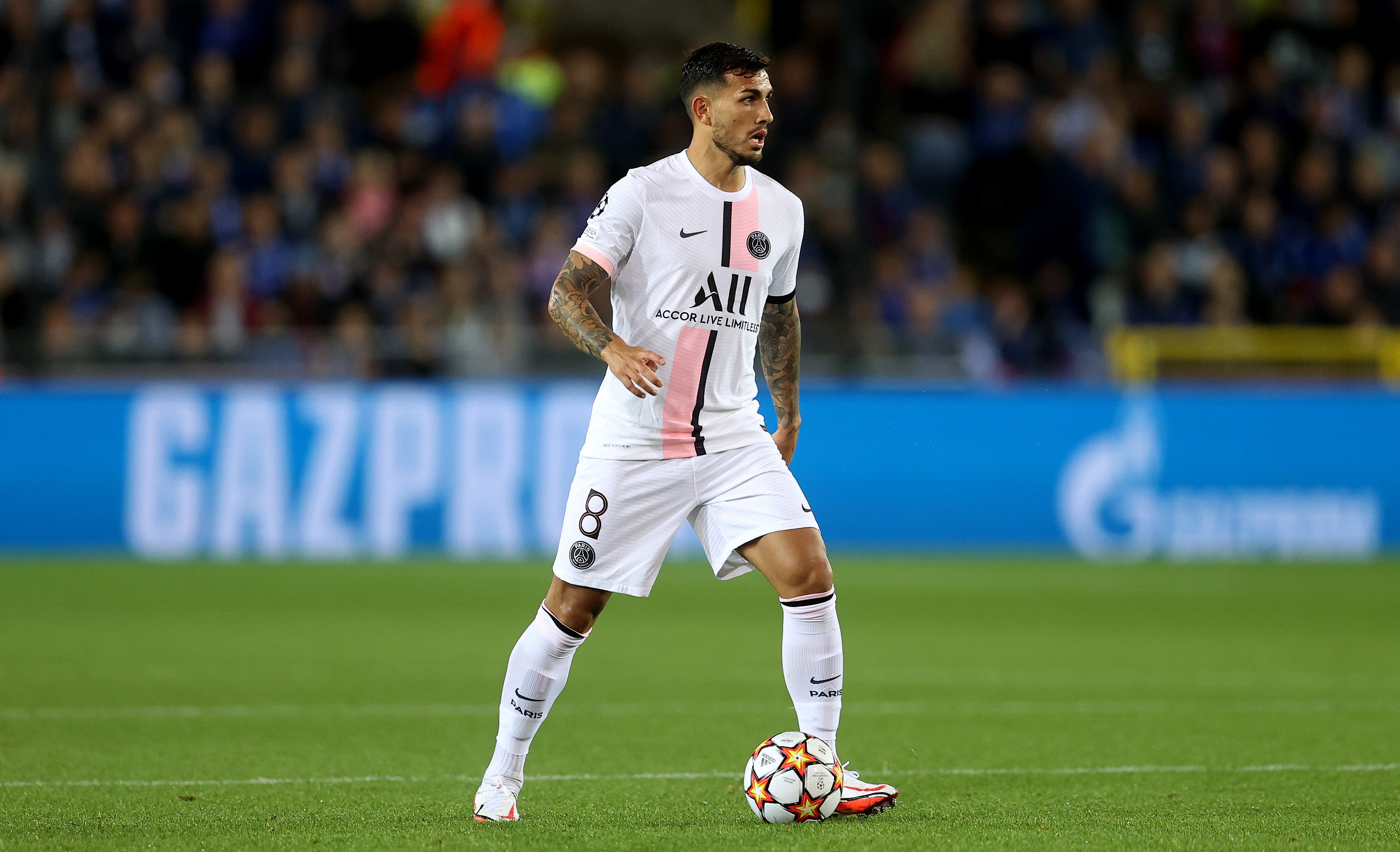 ខ្សែបម្រើ&nbsp;Leandro Paredes
