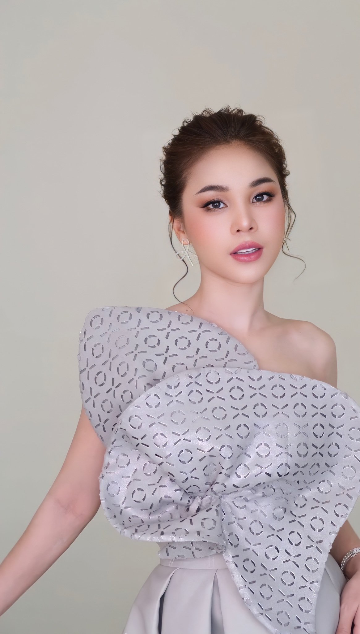 &nbsp; &nbsp;កញ្ញា&nbsp;ប៉ាច គីមមួយ