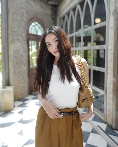 Bella
