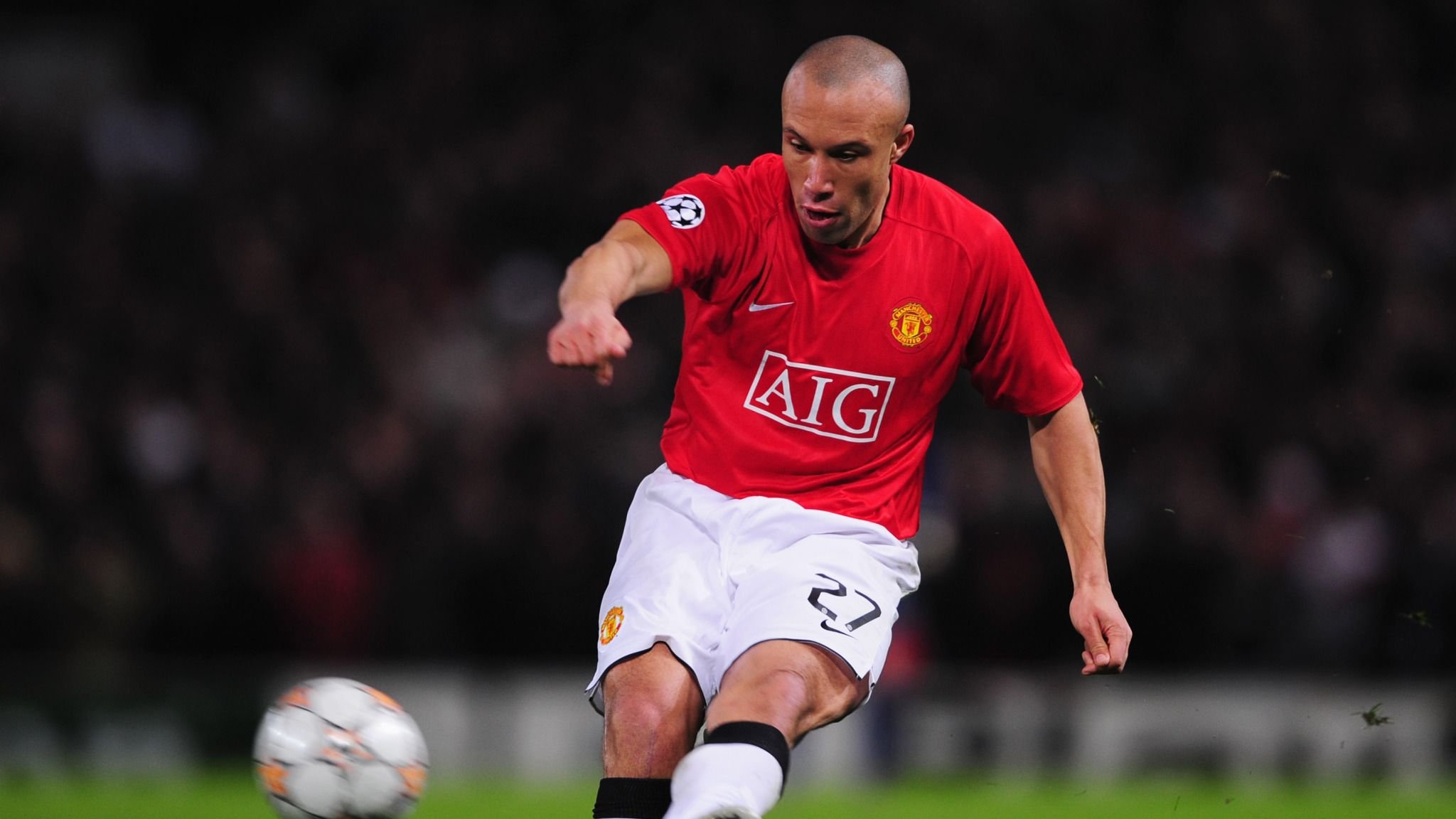 លោក Mikael Silvestre
