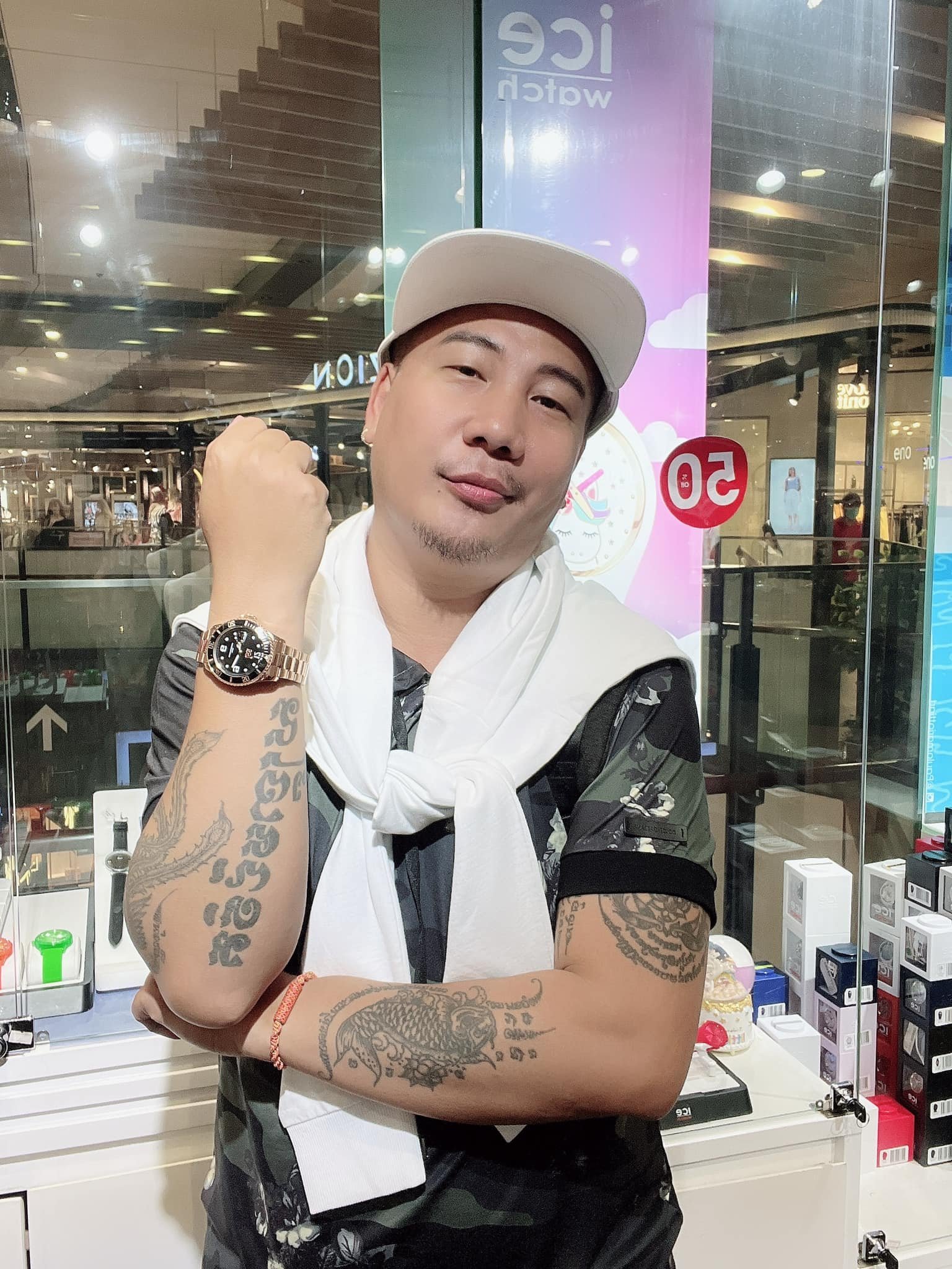តារាកំប្លែង ម៉ាដូណា