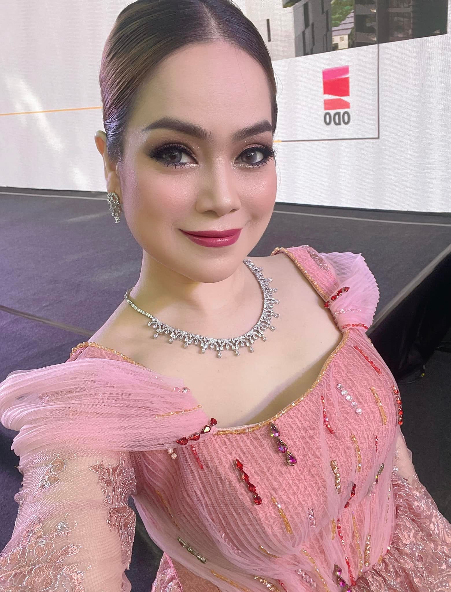ពិធីការិនី ខៀវ សានសាណា