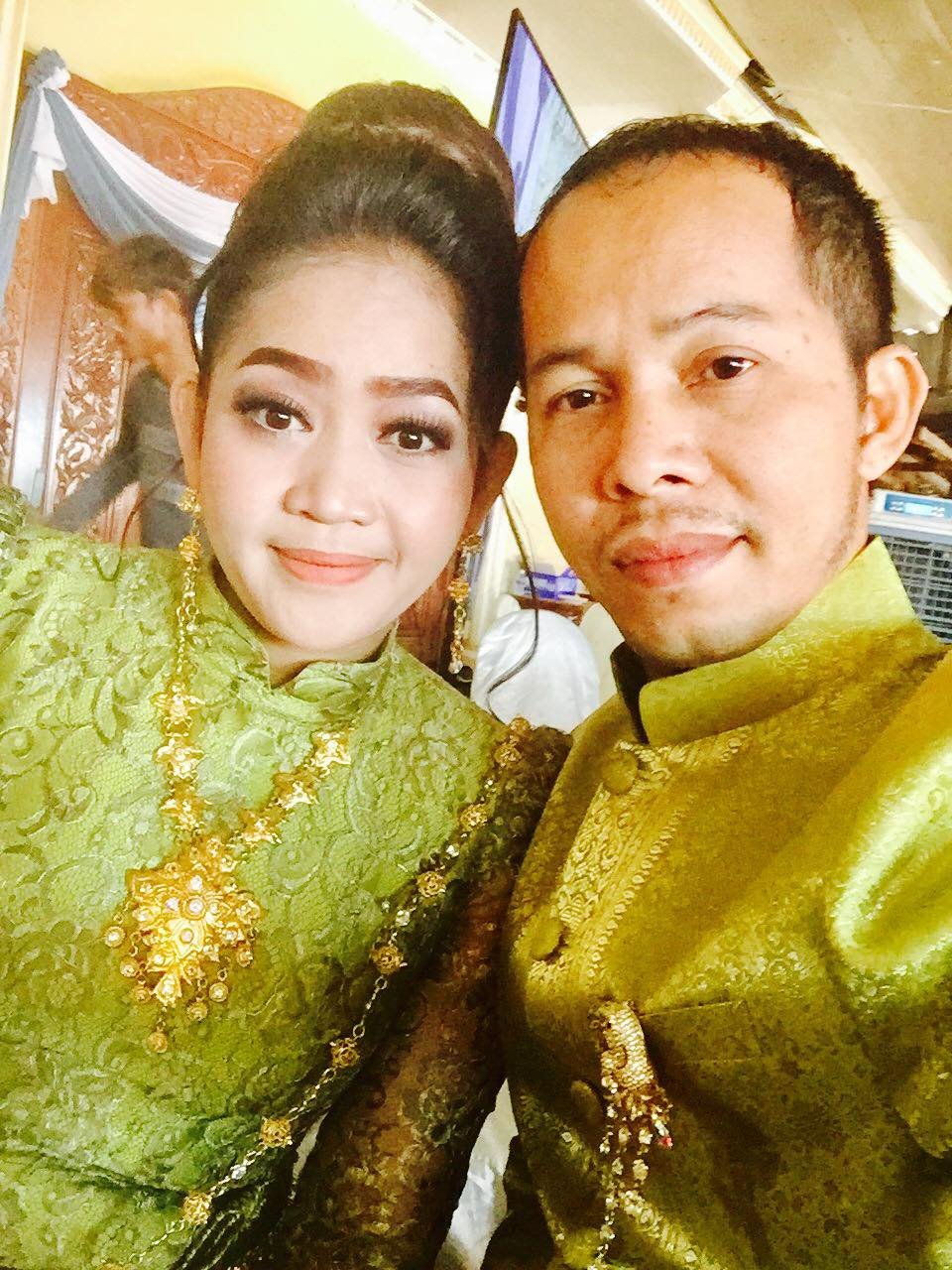 ខ្ញុង និងស្វាមី