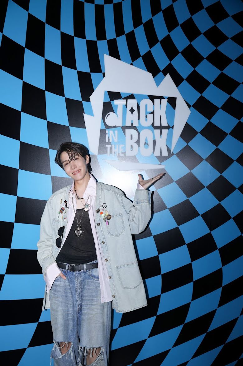 J-Hope ក្នុងកម្មវិធីជប់លៀង