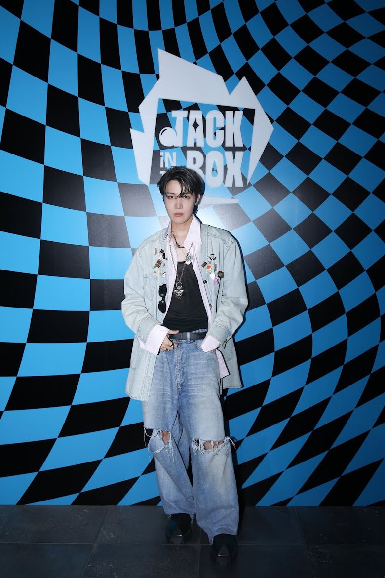 J-Hope ក្នុងកម្មវិធីជប់លៀង