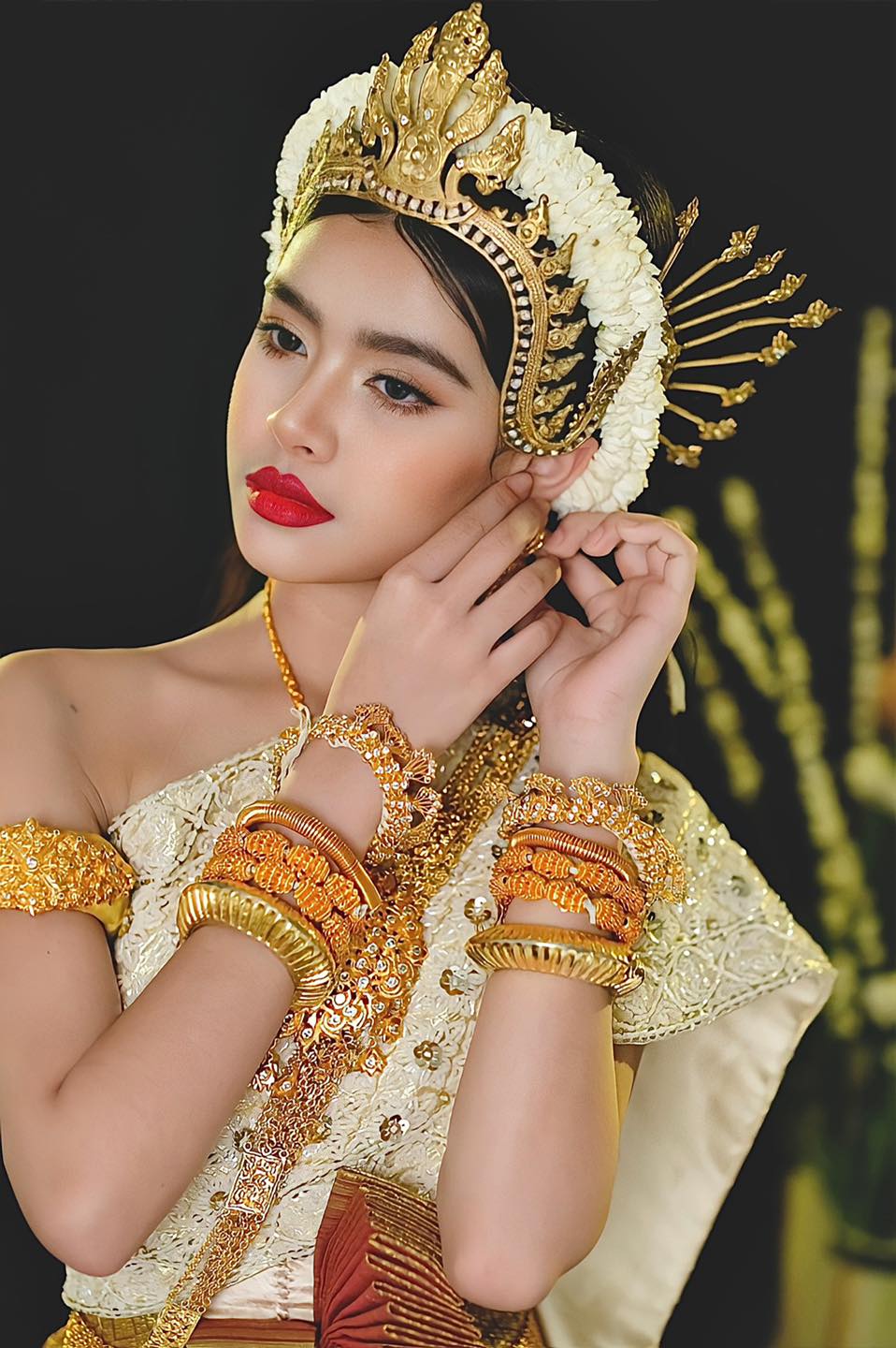 ល្អហួស