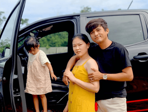 លោក សេម និងគ្រួសារ
