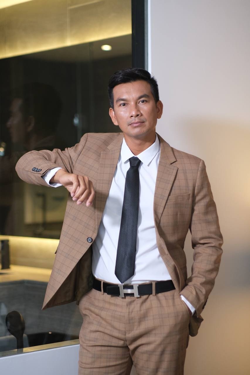 ហេង ប៊ុនលាភ