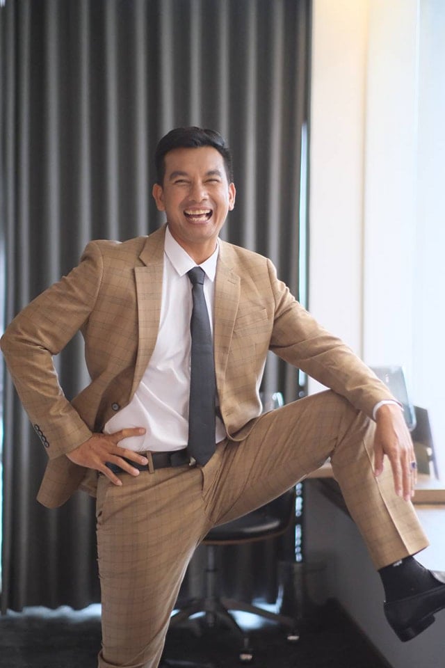 ហេង ប៊ុនលាភ