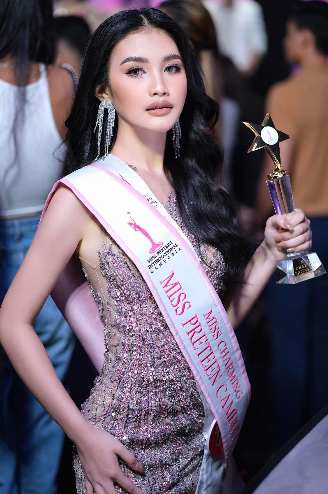 យុវតី លឹម លីលីស៊ីយិន ឈ្នះពាន Miss Charming