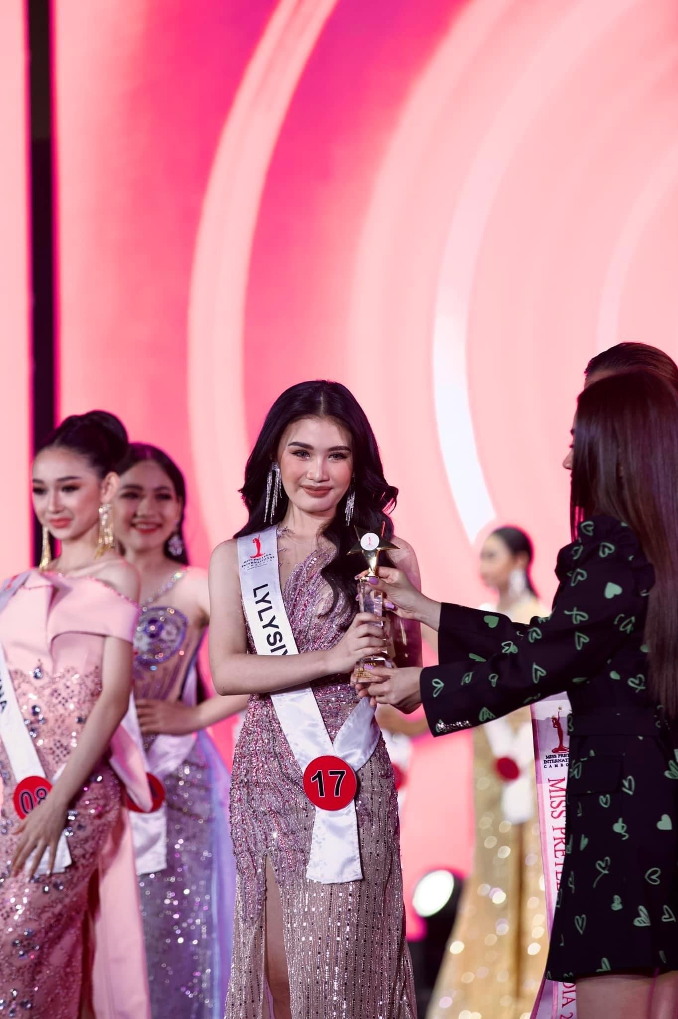 យុវតី លឹម លីលីស៊ីយិន ឈ្នះពាន Miss Charming