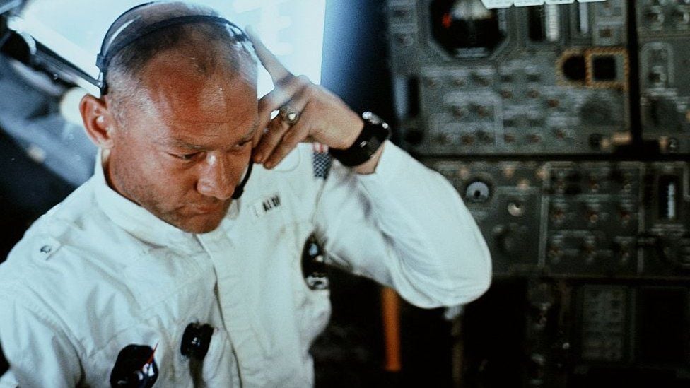 &nbsp;លោក Buzz Aldrin