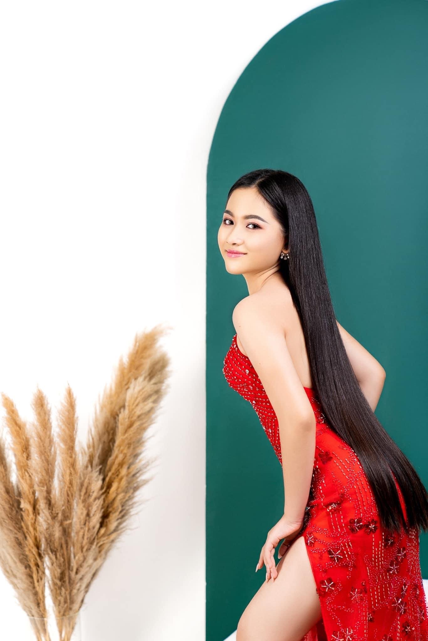 យុវតី គង់ ច័ន្ទណារីយ៉ា