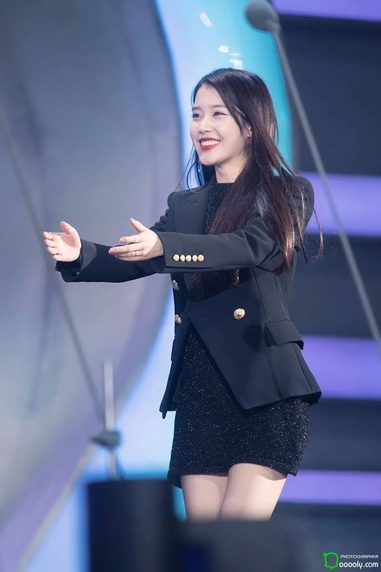 IU
