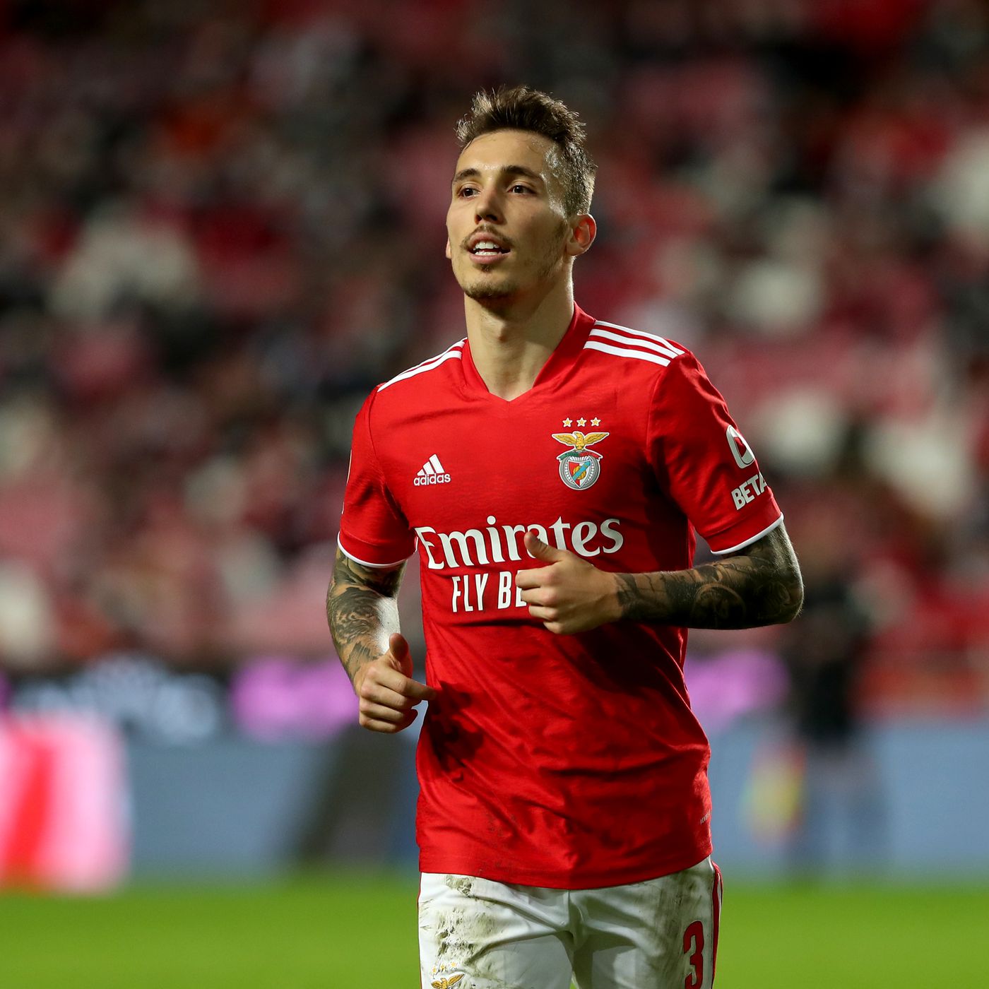 ខ្សែការពារ&nbsp;Alex Grimaldo