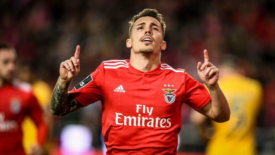 ខ្សែការពារ&nbsp;Alex Grimaldo