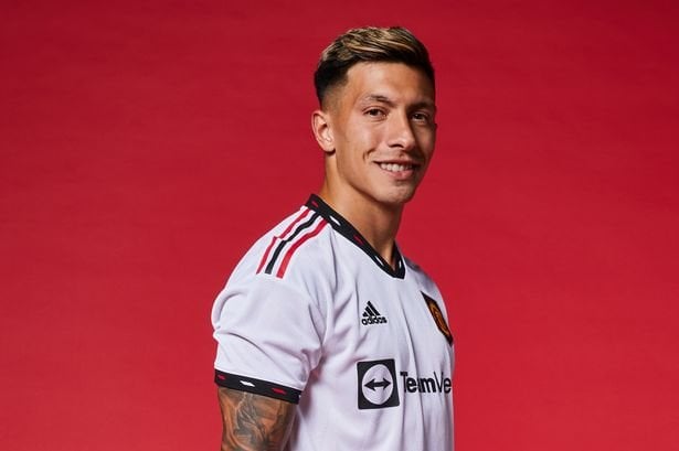 ខ្សែការពារ Lisandro Martinez