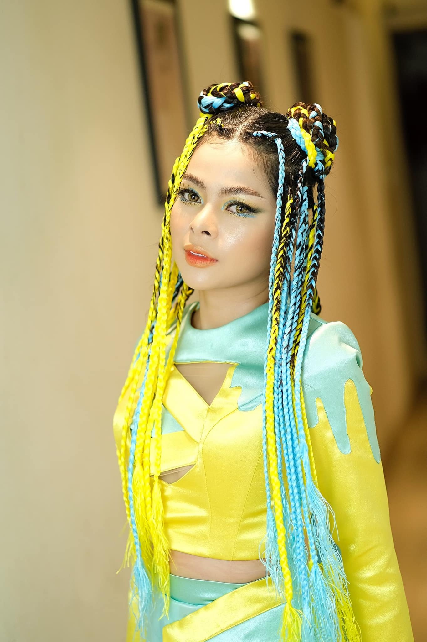 &nbsp; តារាចម្រៀង&nbsp;ចំរើន សុភ័ក្ត្រ