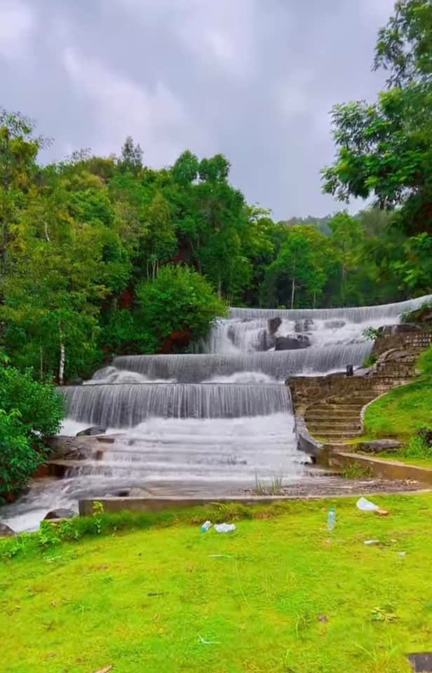 ទឹកធ្លាក់ព្រៃនប់&nbsp;