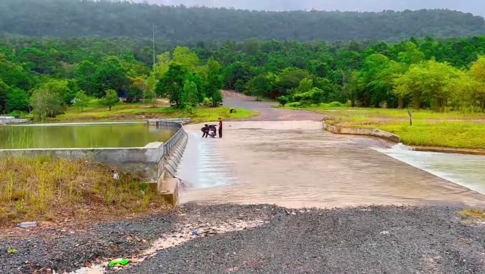 ទឹកធ្លាក់ព្រៃនប់&nbsp;